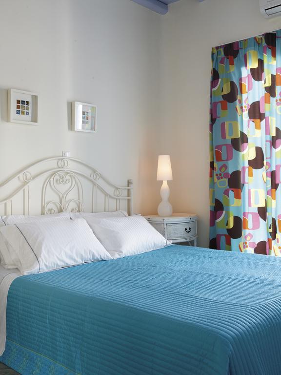 Gt Luxury Suites Ornos  Pokoj fotografie